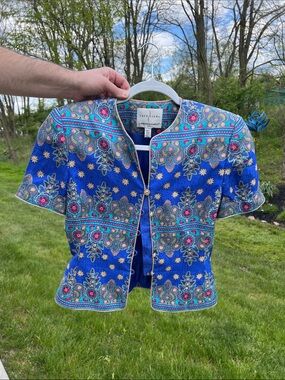 Vintage Adrianna Papell 100% Silk Colorful Button Down Short Sleeve Cropped Top